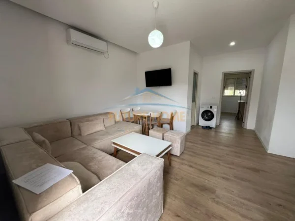 Tirane, jepet me qera apartament 1+1 Kati 1, 60 m² 350 € (don bosko)