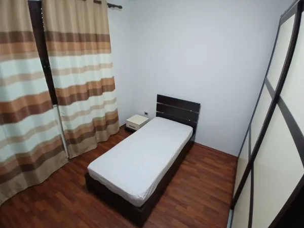 Tirane, jepet me qera apartament 2+1 Kati 10, 80 m² 600 € 