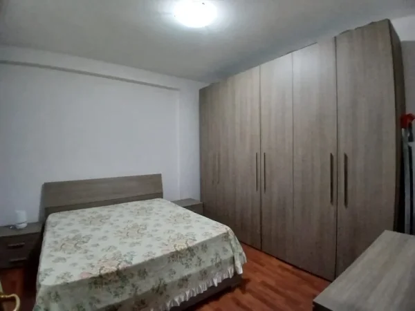 Tirane, jepet me qera apartament 2+1 Kati 10, 80 m² 600 € 