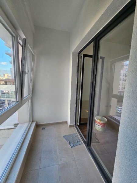 Tirane, jepet me qera zyre , 60 m² 600 € (Zogu i Zi)