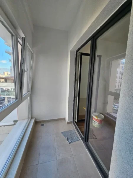 Tirane, jepet me qera zyre , 60 m² 600 € (Zogu i Zi)