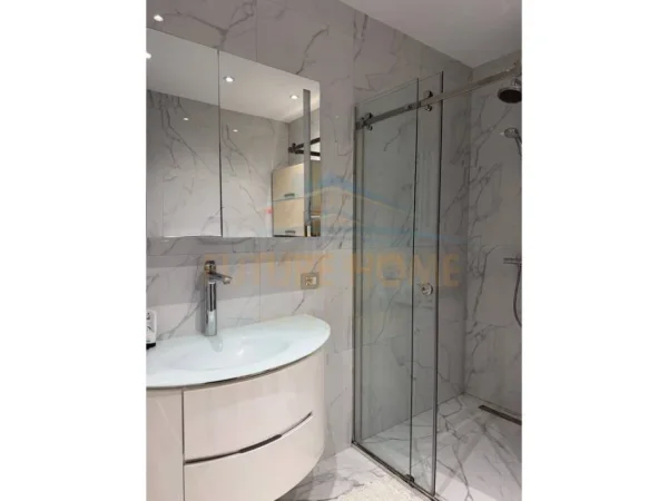 SHITET APARTAMENT 2+1 ISH EKSPOZITA