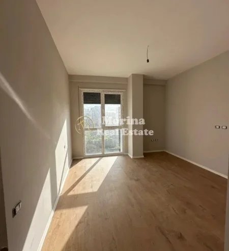 Tirane, jepet me qera apartament 2+1 Kati 3, 106 m² 500 € (Bulevardi i Ri)
