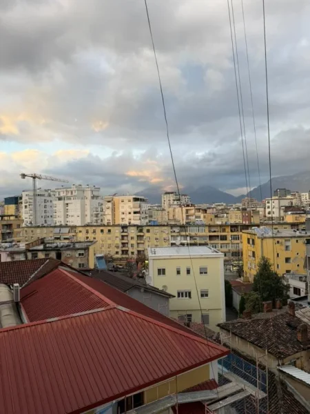 Tirane, shitet apartament 2+1 Kati 3, 120 m² 299.000 € (Rruga e Kavajes)