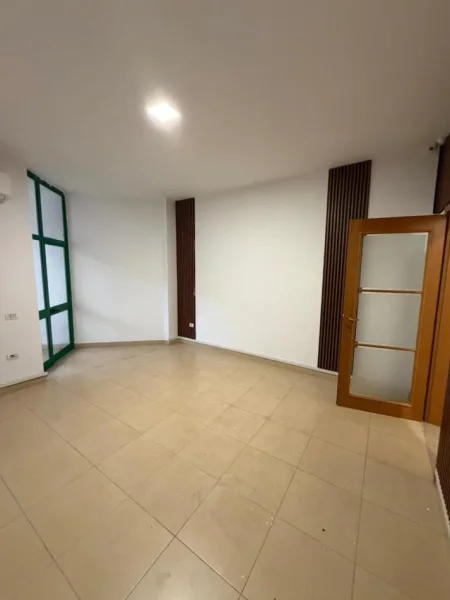 Tirane, shitet apartament 2+1 Kati 3, 120 m² 299.000 € (Rruga e Kavajes)