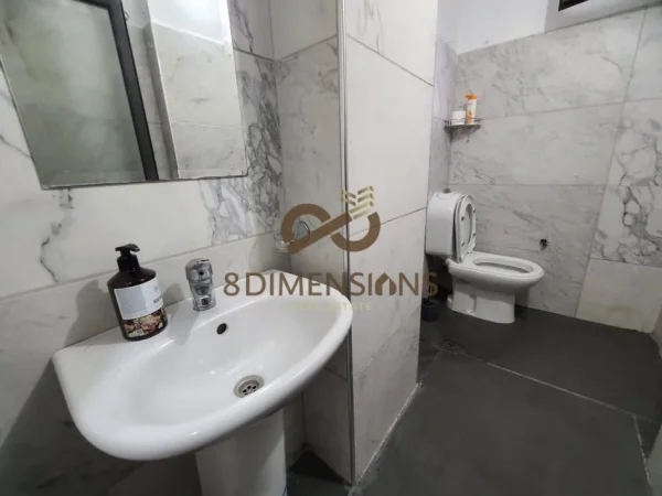 Tirane, jepet me qera apartament 1+1 Kati 1, 55 m² 420 € (5 maji)