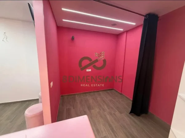 Tirane, jepet me qera dyqan Kati 1, 38 m² 250 € (shkoze)