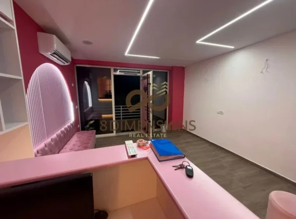 Tirane, jepet me qera dyqan Kati 1, 38 m² 250 € (shkoze)