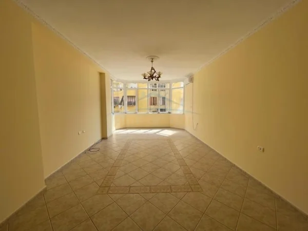 Tirane, shitet apartament 2+1 Kati 3, 113 m² 259.000 € (Komuna e Parisit)