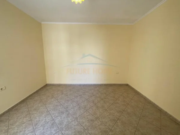 Tirane, shitet apartament 2+1 Kati 3, 113 m² 259.000 € (Komuna e Parisit)