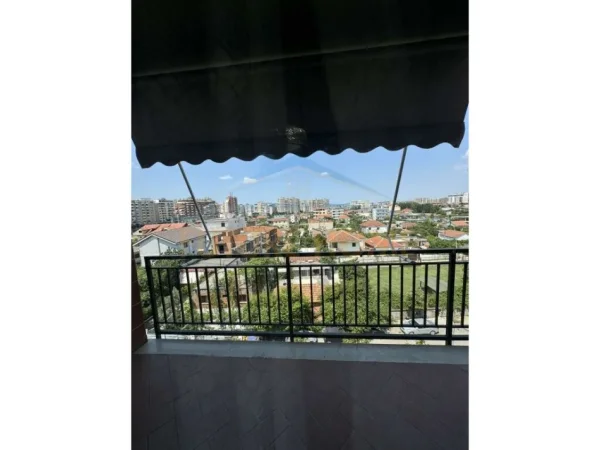 Tirane, jepet me qera apartament 2+1 Kati 4, 105 m² 650 € (Astir)