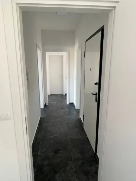 Tirane, jepet me qera apartament 2+1 Kati 5, 120 m² 850 € (Zogu i Zi)