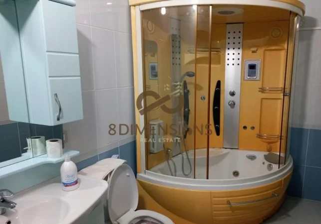 Tirane, jepet me qera apartament 2+1+Ballkon Kati 5, 124 m² 800 € (komuna e parisit)