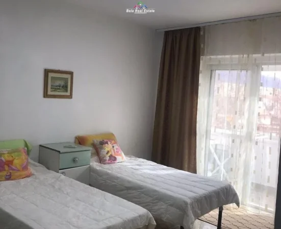 Tirane, jepet me qera apartament 2+1 Kati 4, 80 m² 570 € (Rruga e Dibres)