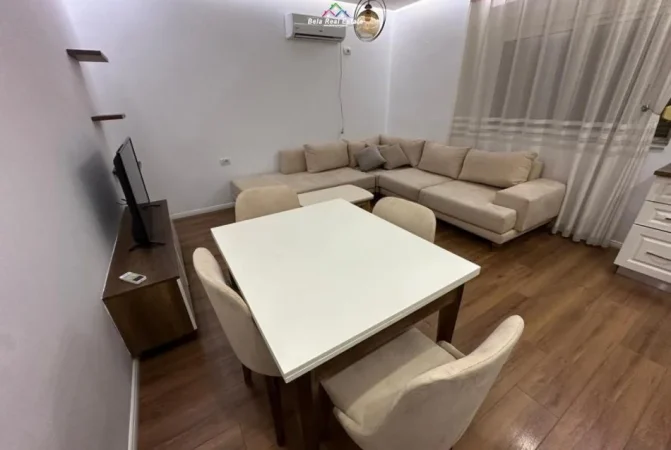 Tirane, jepet me qera apartament 1+1 Kati 1, 70 m² 520 € (Rruga Gjon Buzuku)
