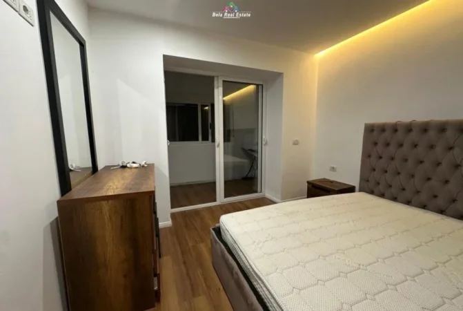 Tirane, jepet me qera apartament 1+1 Kati 1, 70 m² 520 € (Rruga Gjon Buzuku)
