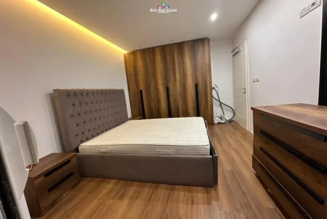 Tirane, jepet me qera apartament 1+1 Kati 1, 70 m² 520 € (Rruga Gjon Buzuku)