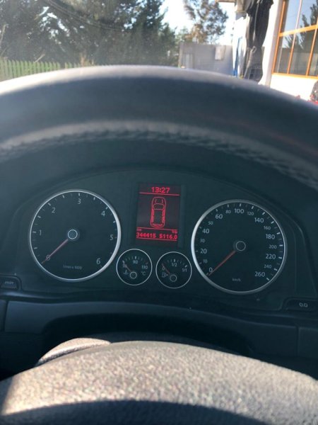 Peqin, shes makine Volkswagen Tiguan Nafte, gri metalizato automatik Kondicioner 7.000 €