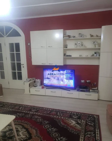 Tirane, jepet me qera apartament 2+1+Ballkon Kati 2, 112 m² 853 € 