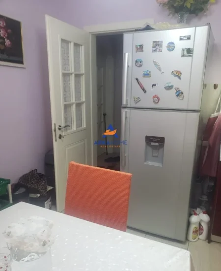 Tirane, jepet me qera apartament 2+1+Ballkon Kati 2, 112 m² 853 € 
