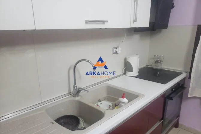 Tirane, jepet me qera apartament 2+1+Ballkon Kati 2, 112 m² 853 € 
