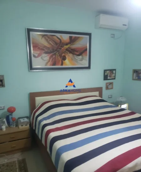 Tirane, jepet me qera apartament 2+1+Ballkon Kati 2, 112 m² 853 € 