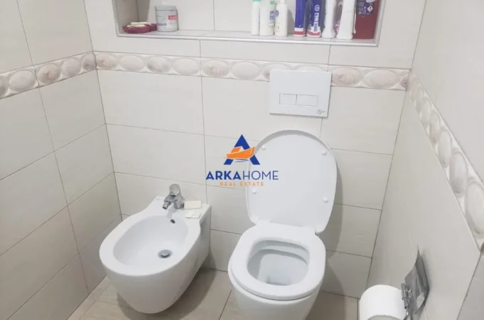 Tirane, jepet me qera apartament 2+1+Ballkon Kati 2, 112 m² 853 € 