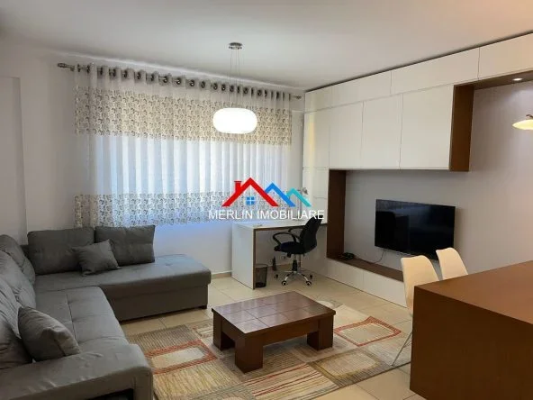 Tirane, jepet me qera apartament 1+1+Ballkon Kati 4, 70 m² 622 € (RRUGA 5 MAJI)