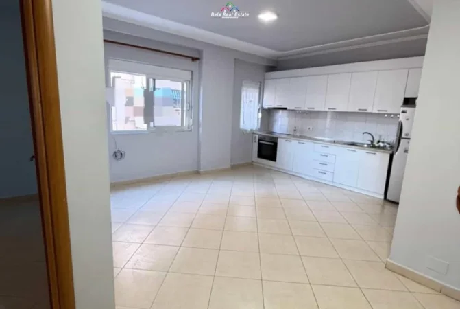 Tirane, jepet me qera apartament 2+1 Kati 4, 80 m² 570 € (Rruga Riza Cerova)