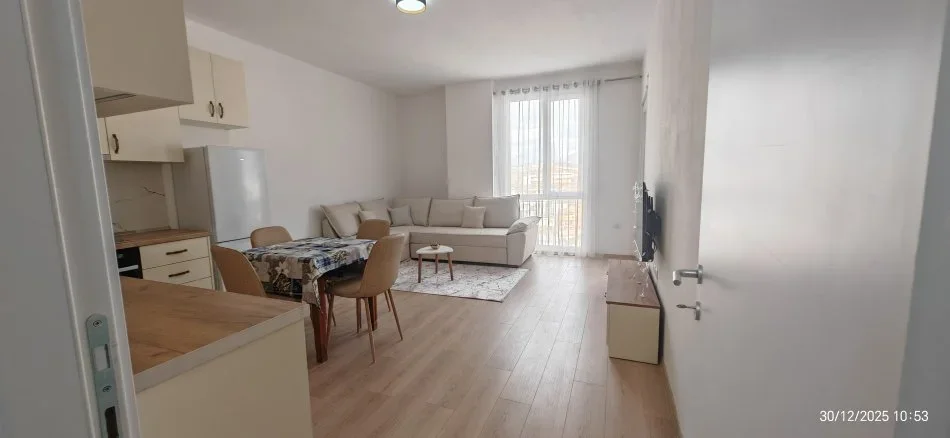 Tirane, jepet me qera apartament 1+1+Aneks Kati 5, 60 m² 450 € (shkoze)