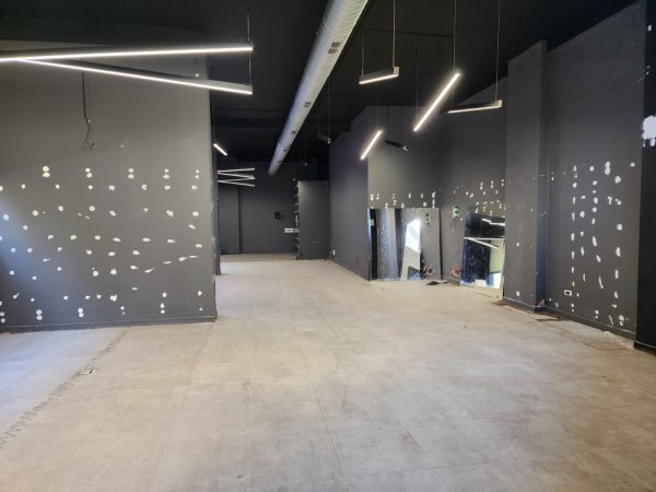 Tirane, jepet me qera ambjent biznesi Kati 0, 209 m² 
