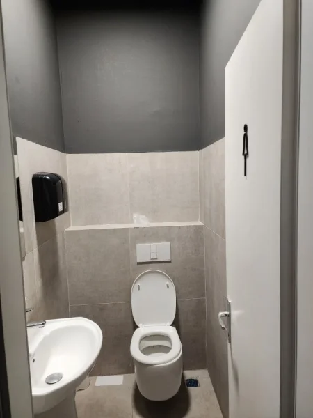 Tirane, jepet me qera ambjent biznesi Kati 0, 209 m² 