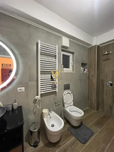 Tirane, shitet apartament 1+1+Ballkon Kati 4, 60 m² 135.000 € (BRRYL)