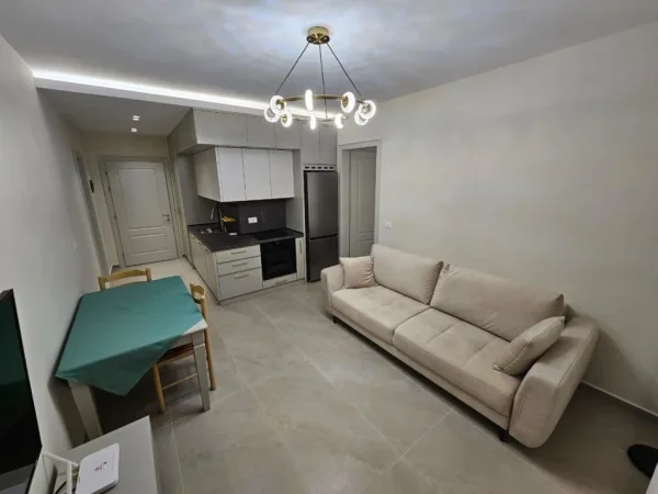 Tirane, jepet me qera apartament 1+1 Kati 3, 55 m² 940 € (Rruga e Kavajes)