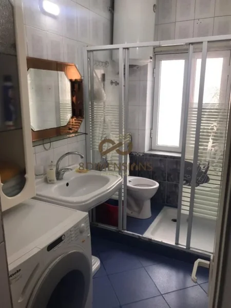 Tirane, jepet me qera apartament 2+1 Kati 4, 80 m² 550 € (rruga e dibres)