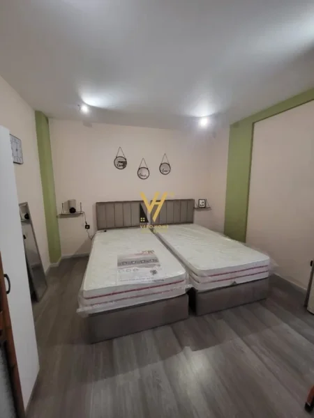 Tirane, jepet me qera apartament 1+1+Ballkon Kati 1, 55 m² 530 € (RRUGA FORTUZI)
