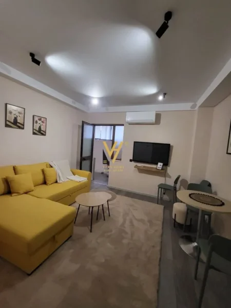 Tirane, jepet me qera apartament 1+1+Ballkon Kati 1, 55 m² 530 € (RRUGA FORTUZI)