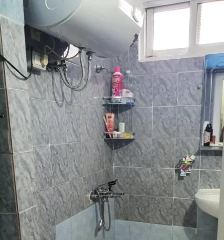 Tirane, jepet me qera apartament 1+1 Kati 3, 55 m² 450 € (BRRYLI)