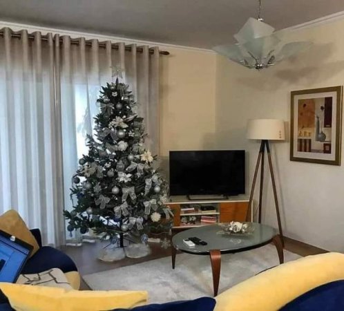 Tirane, jap me qera apartament 2+1ne Bllok