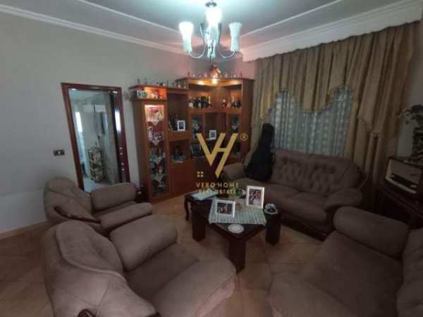 Tirane, shes Vile 2 Katshe Kati 0, 380 m² 260.000 Euro (LAPRAKE)