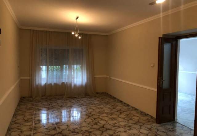 Shkoder, shes shtepi 208 m² 140.000 Euro