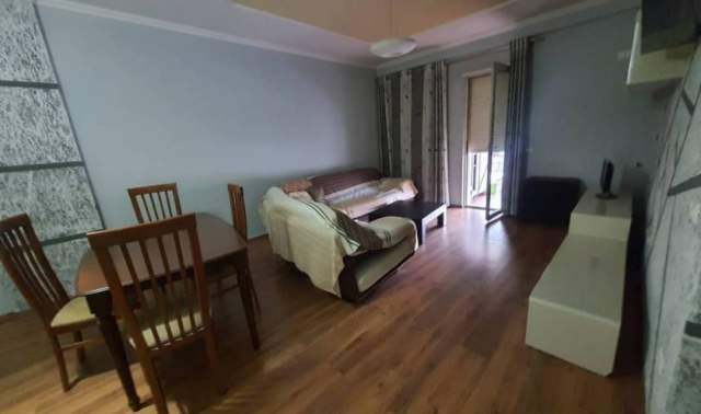 Tirane, Apartament 2+1 me qera Rruga e kavajes 400 Euro