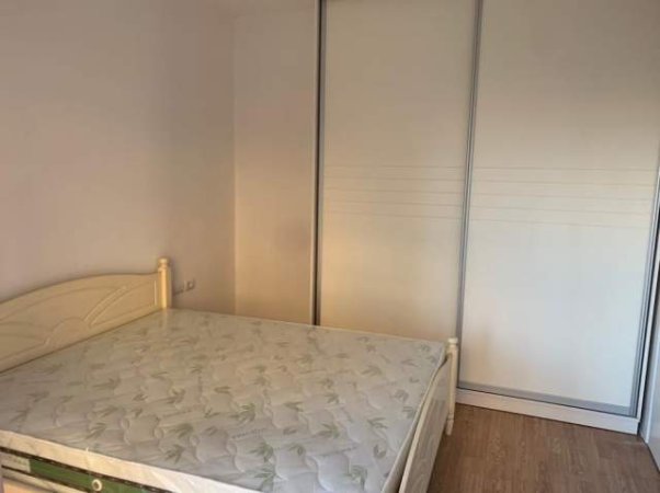 Tirane, jap me qera apartament 1+1 Kati 6, 350 Euro