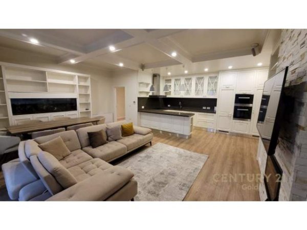 Tirane, jap me qera apartament 3+1+BLK Kati 8, 165 m² 1.200 Euro (kopshti botanik)
