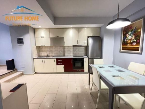 Tirane, jap me qera apartament 2+1+BLK Kati 10, 90 m² 550 Euro (Komuna e Parisit)
