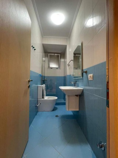 Tirane, jap me qera apartament 2+1+BLK Kati 10, 90 m² 550 Euro (Komuna e Parisit)