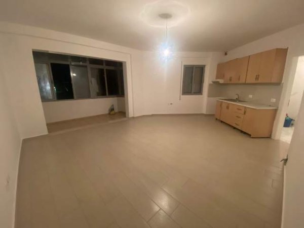 Tirane, jap me qera apartament 2+1 Kati 1, 20.000 Leke Kopshti botanik