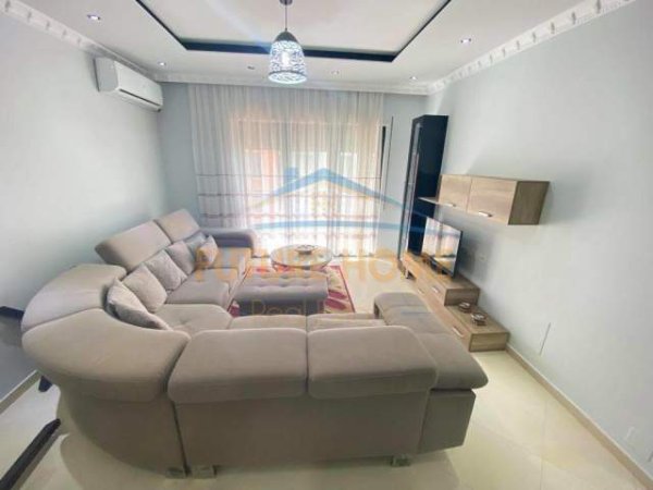 Tirane, jap me qera apartament 2+1+BLK Kati 3, 110 m² 400 Euro (Kompleksi Green City)