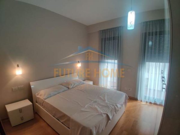 Tirane, jap me qera apartament 2+1 Kati 5, 100 m² 900 Euro (Garda)