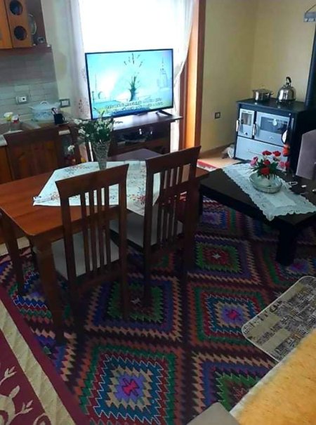 Korce, apartament 70 m² 35 Euro/nata (Prane terminalit Korçë)